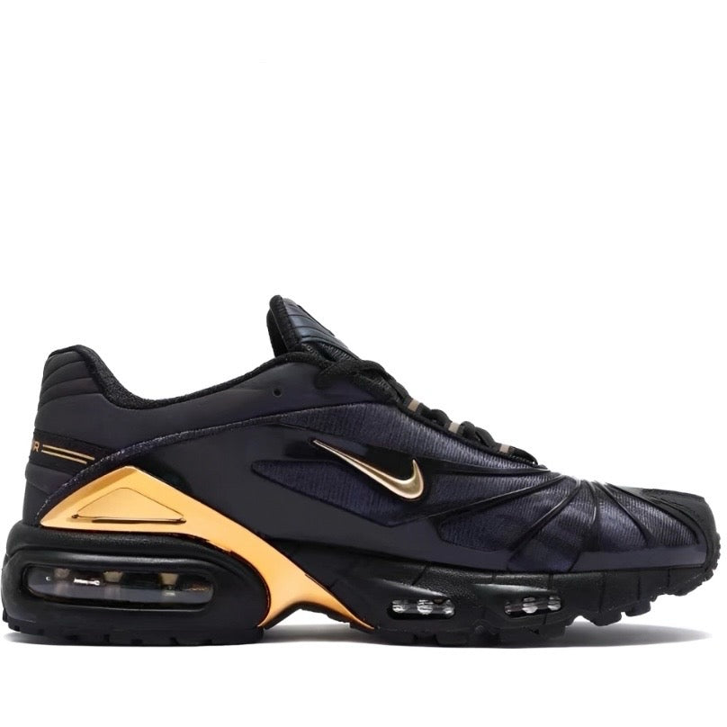 "Black/Gold"