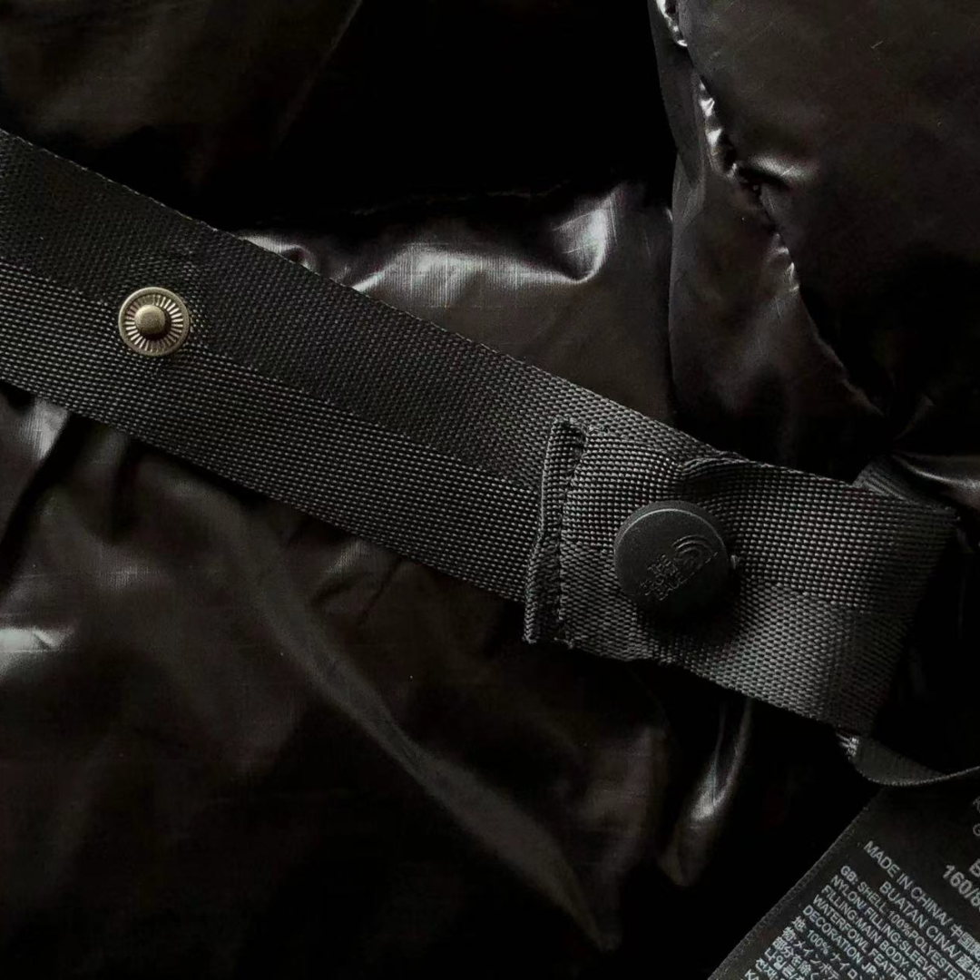 Black 700 Women's Hooded Puffer Jacket