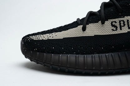 350 V2 “Core Black/White”