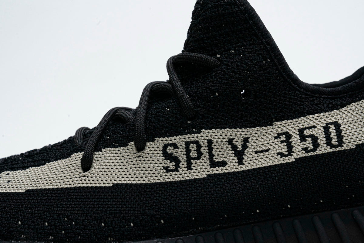 350 V2 “Core Black/White”