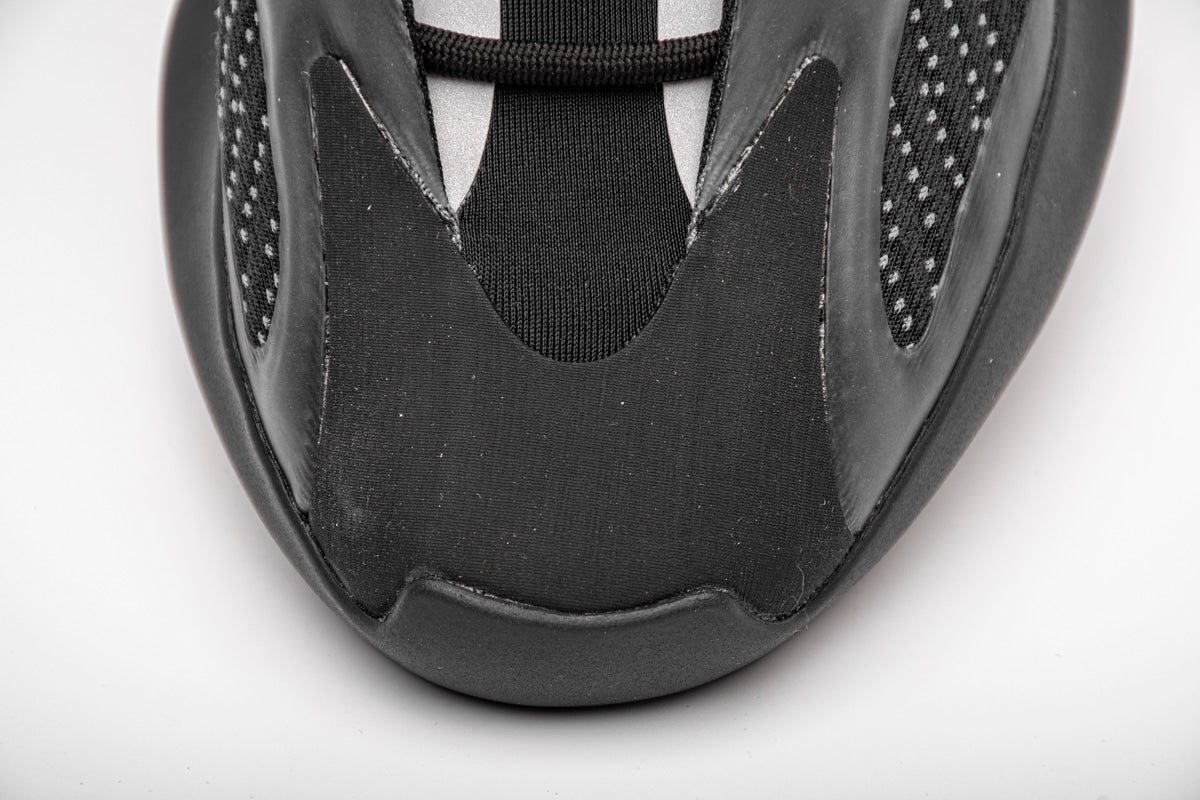 700 V3 “Alvah” UV Sensitive