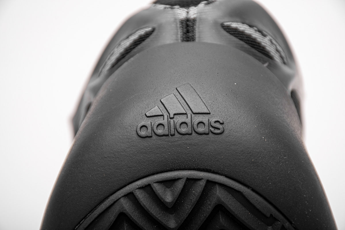 700 V3 “Alvah” UV Sensitive