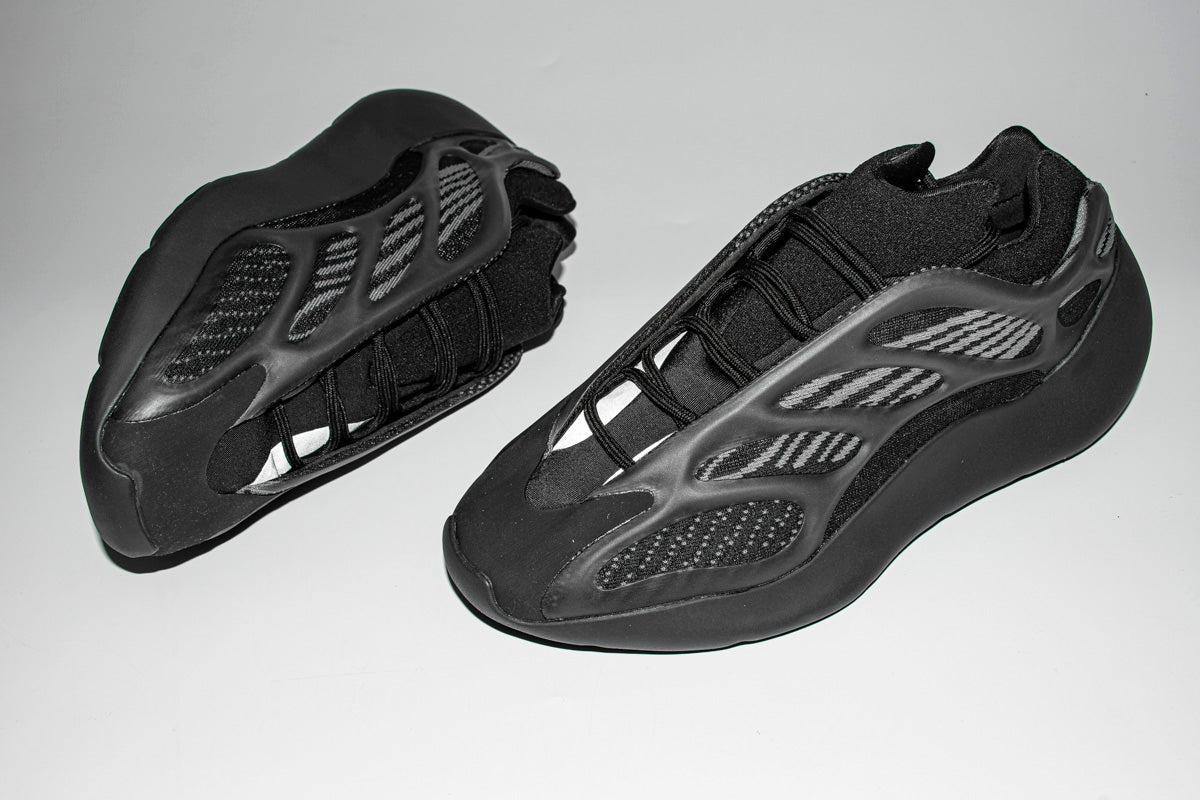 700 V3 “Alvah” UV Sensitive