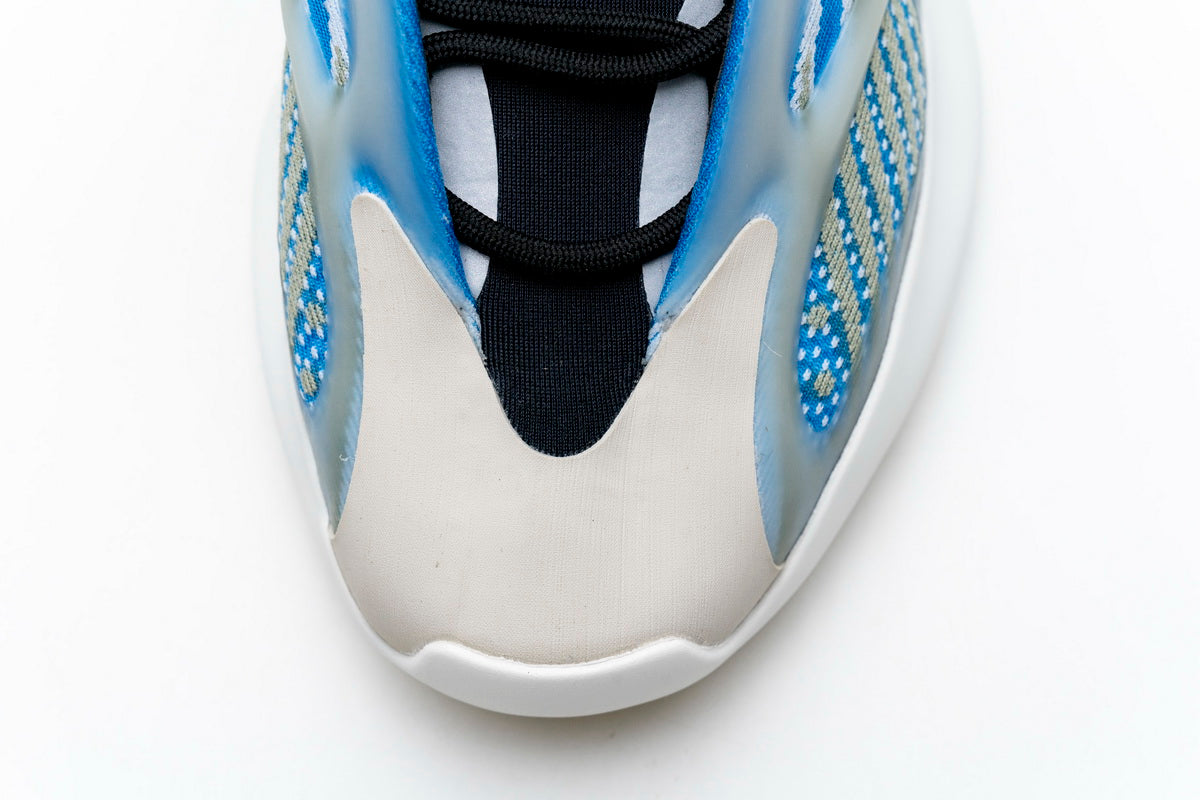 700 V3 “Azareth” UV Sensitive