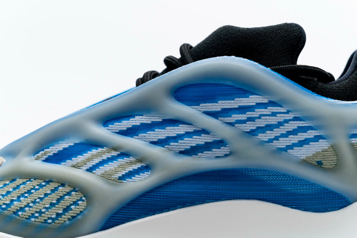 700 V3 “Azareth” UV Sensitive