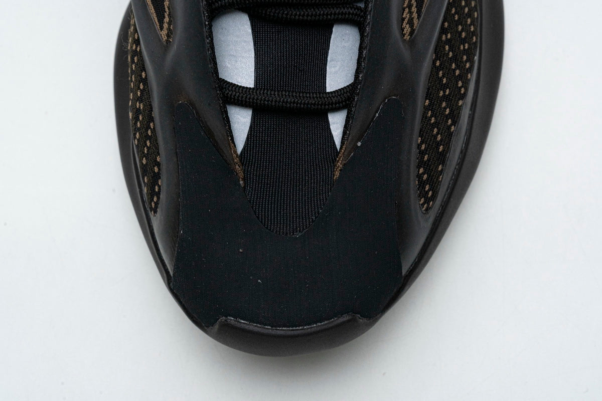 700 V3 “Eremiel” UV Sensitive