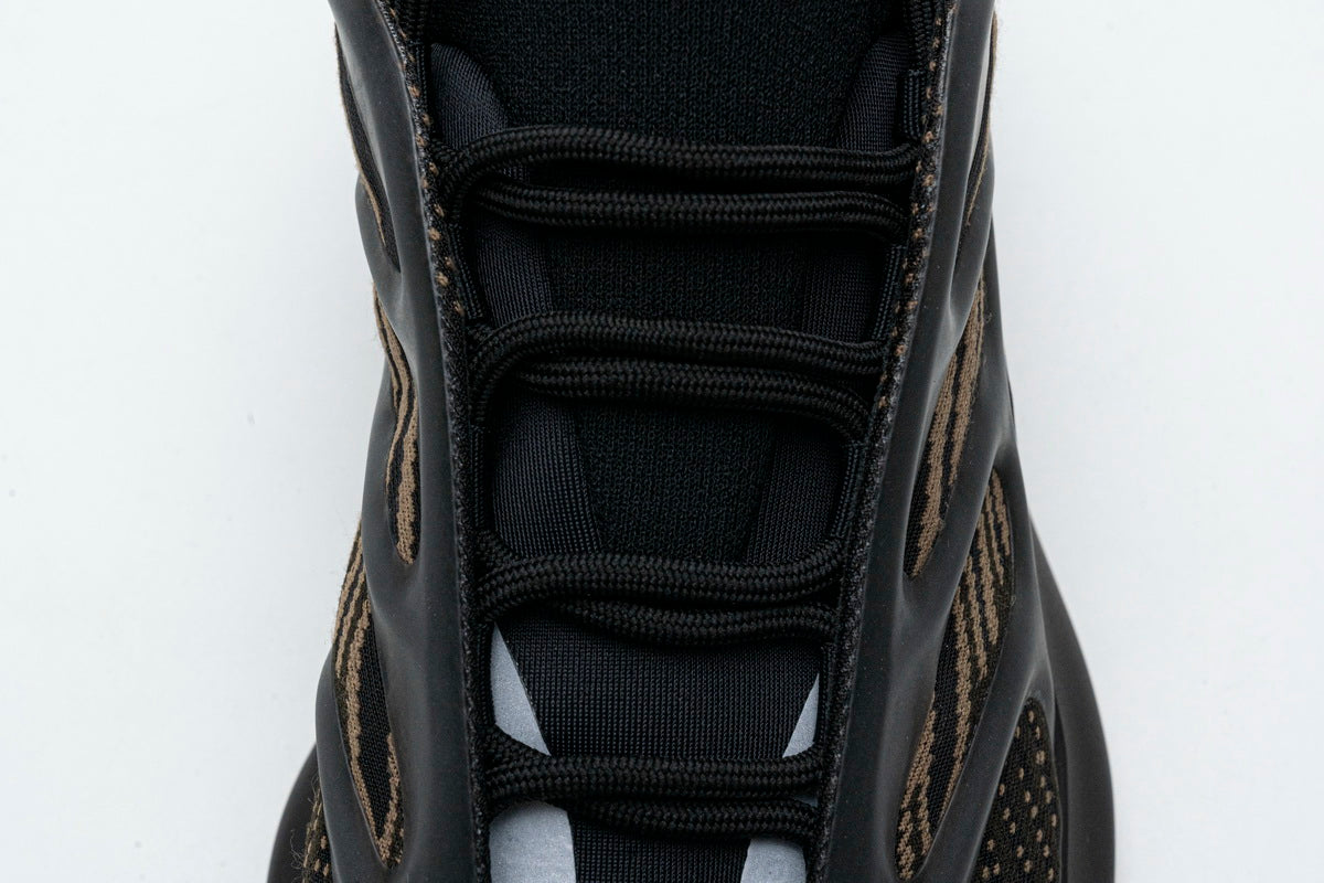 700 V3 “Eremiel” UV Sensitive