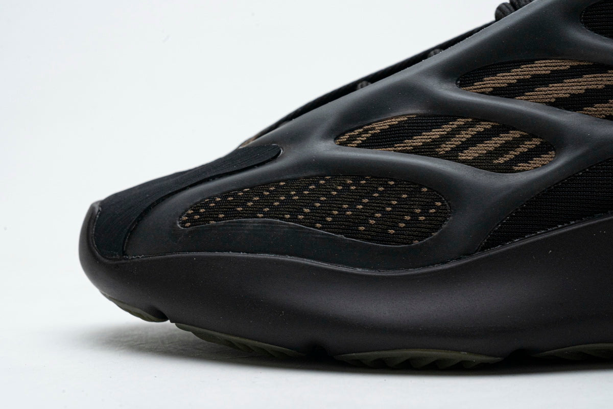 700 V3 “Eremiel” UV Sensitive