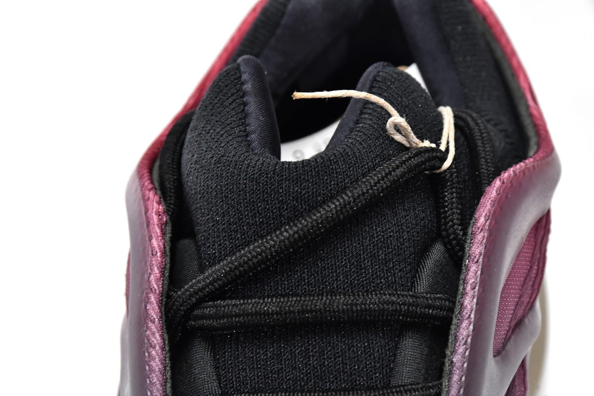 700 V3 “Fade Carbon” UV Sensitive