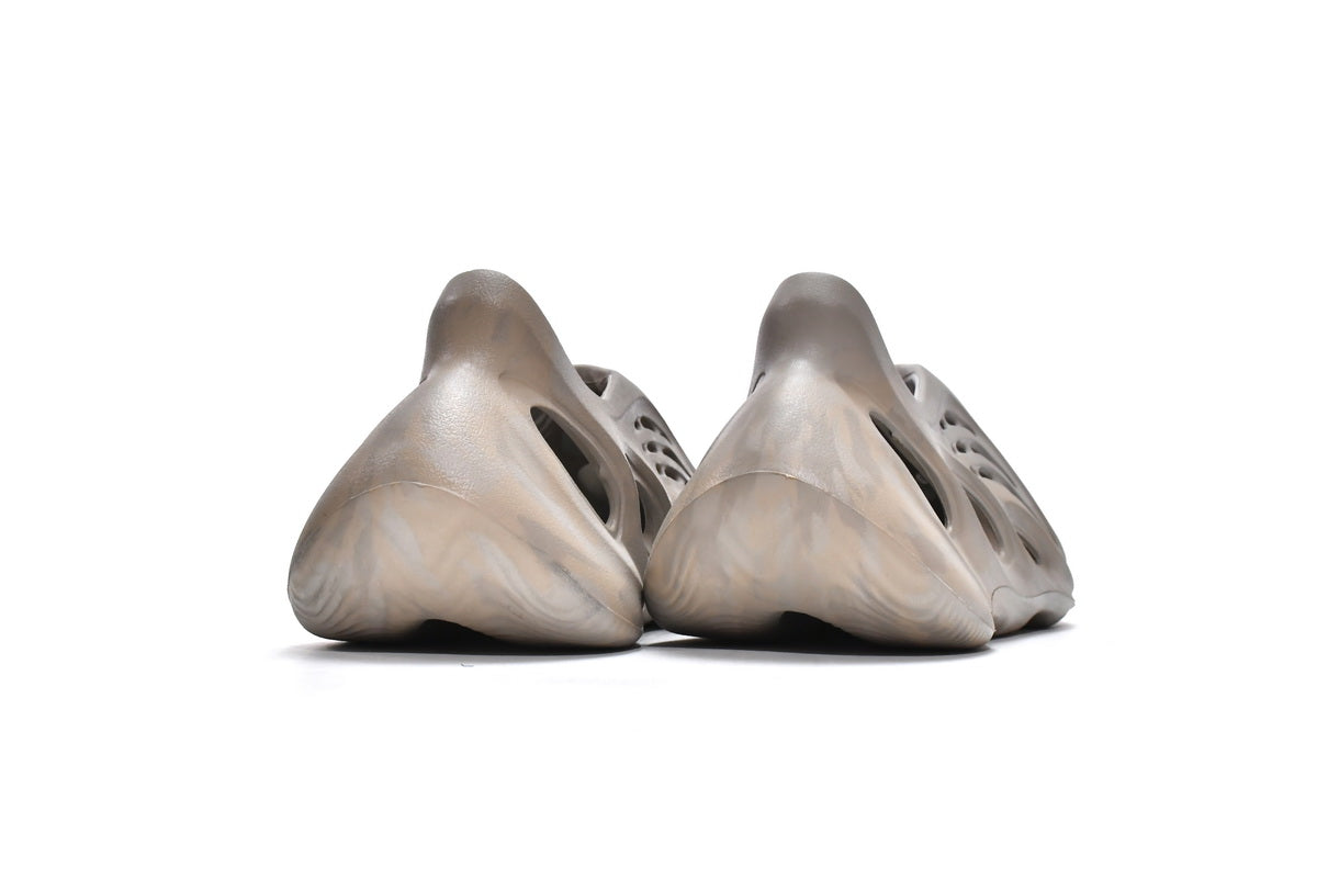 FM Runner “Stone Sage”