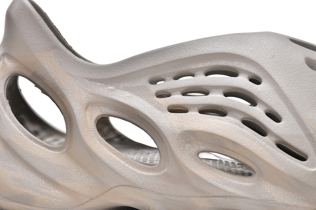 FM Runner “Stone Sage”