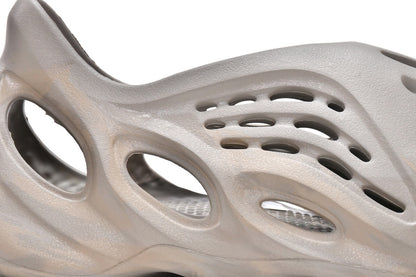 FM Runner “Stone Sage”