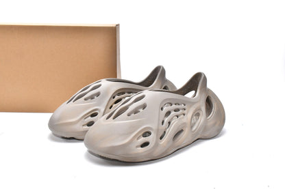 FM Runner “Stone Sage”