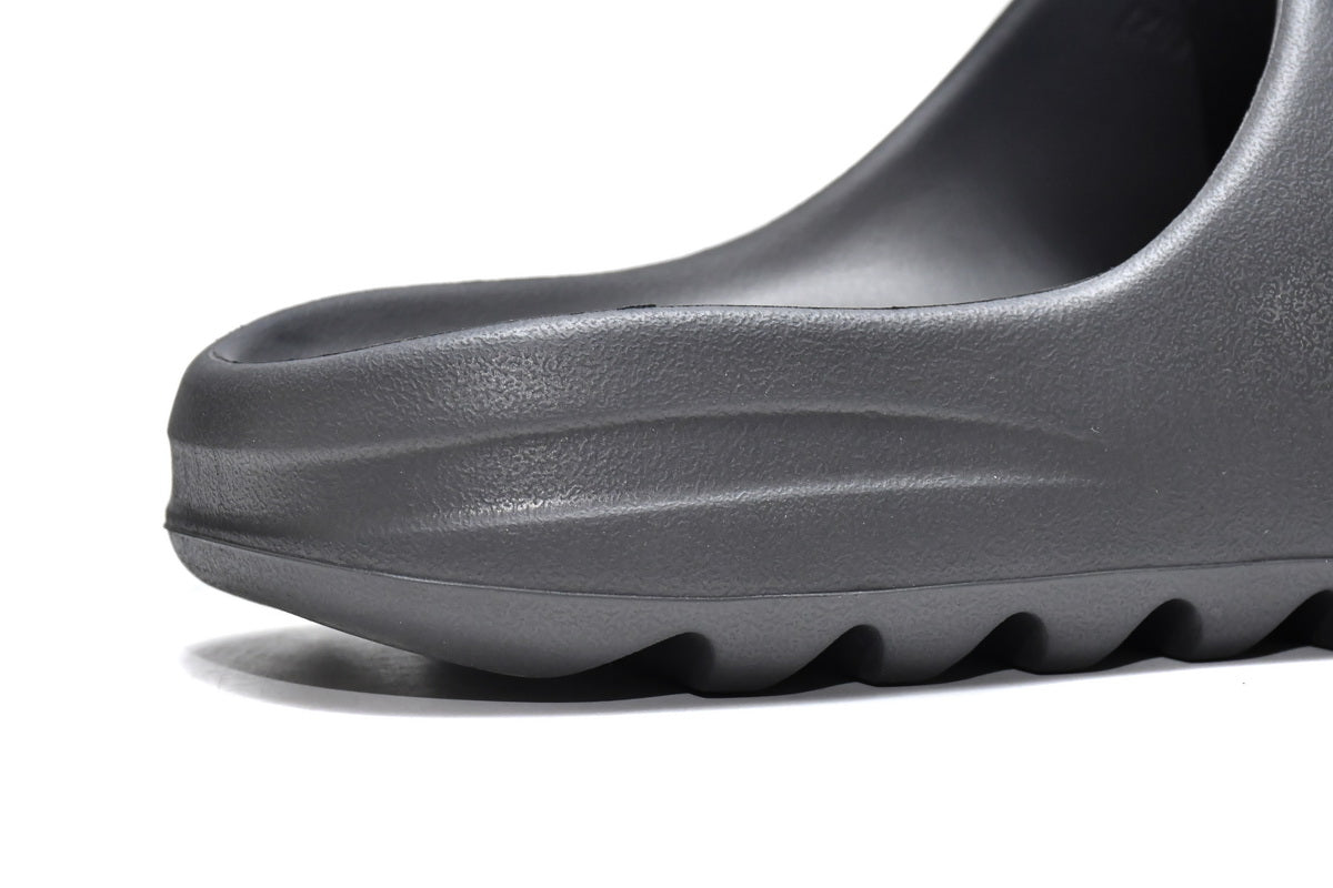 Slides “Onyx” HQ6448