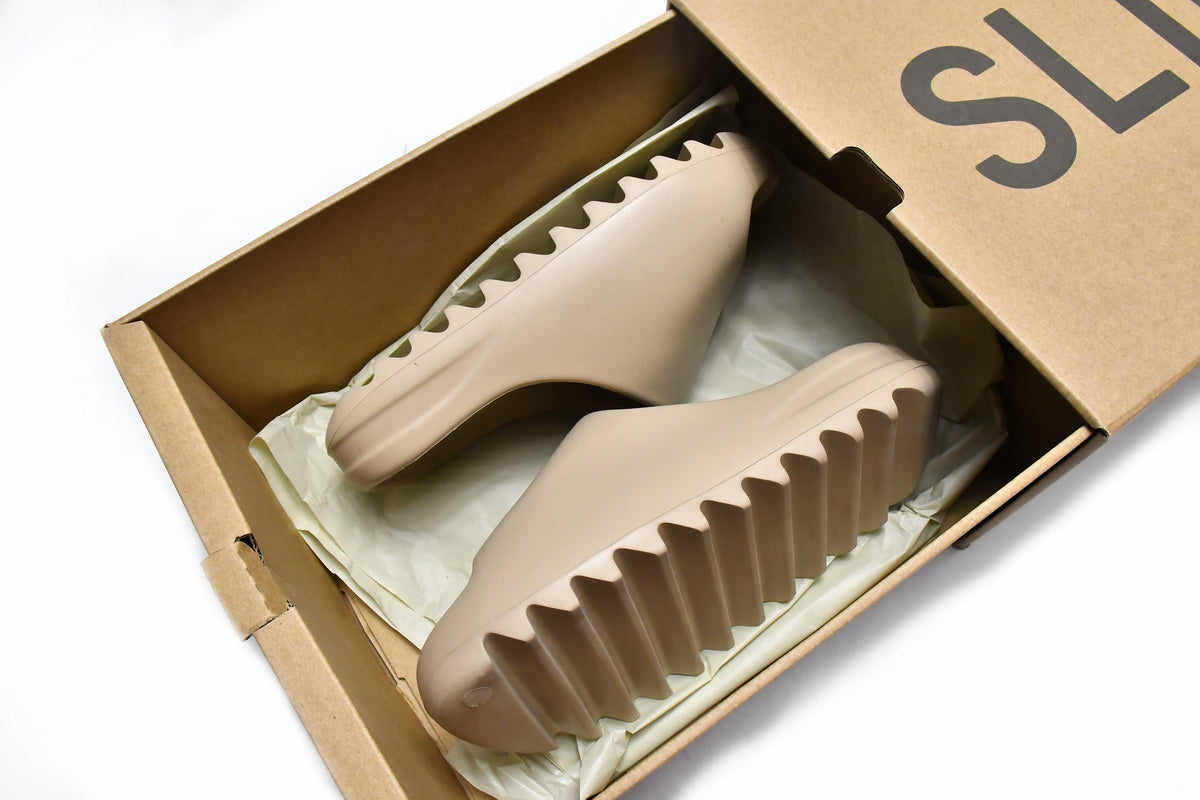 Slides “Pure” (Warm Sand) GZ5554