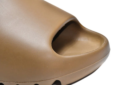 Slides “Core” (Light Brown) G55492