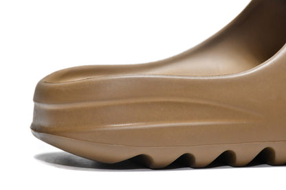 Slides “Core” (Light Brown) G55492