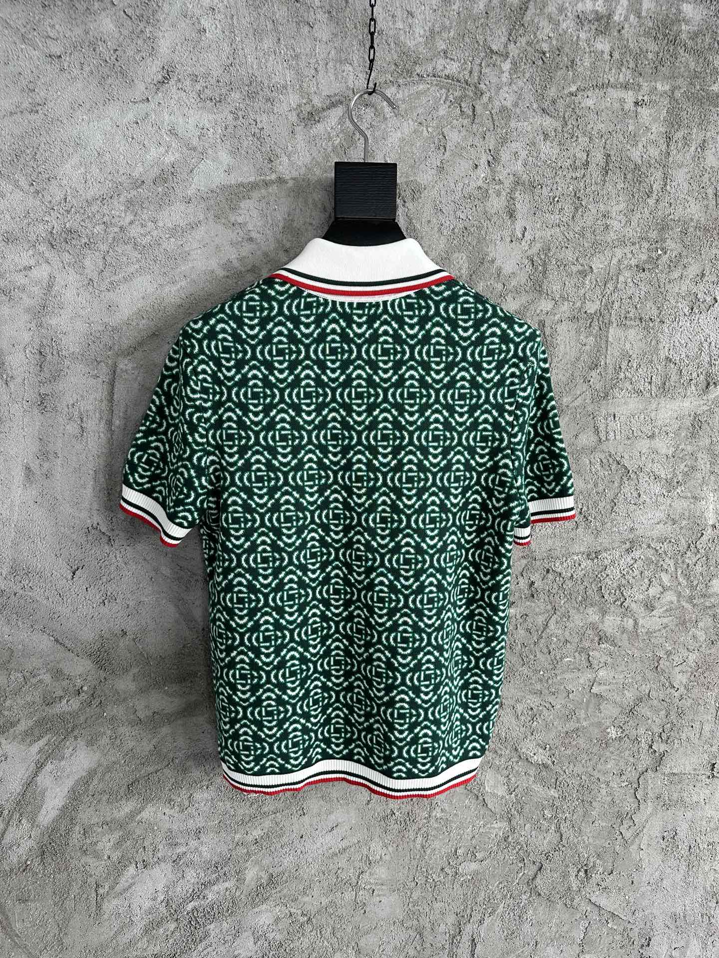 Knitted Green Pattern