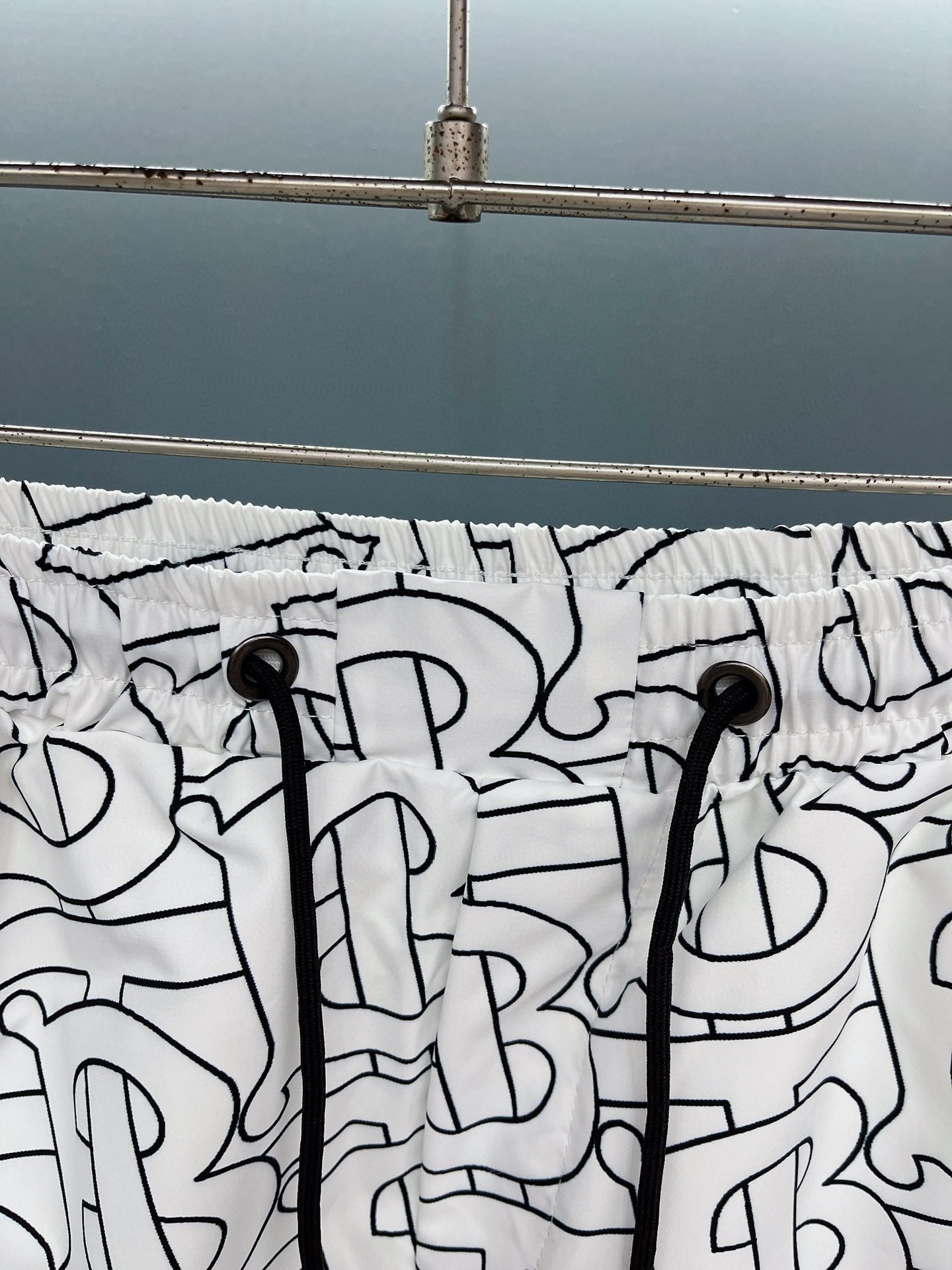 TB Pattern - Black/White