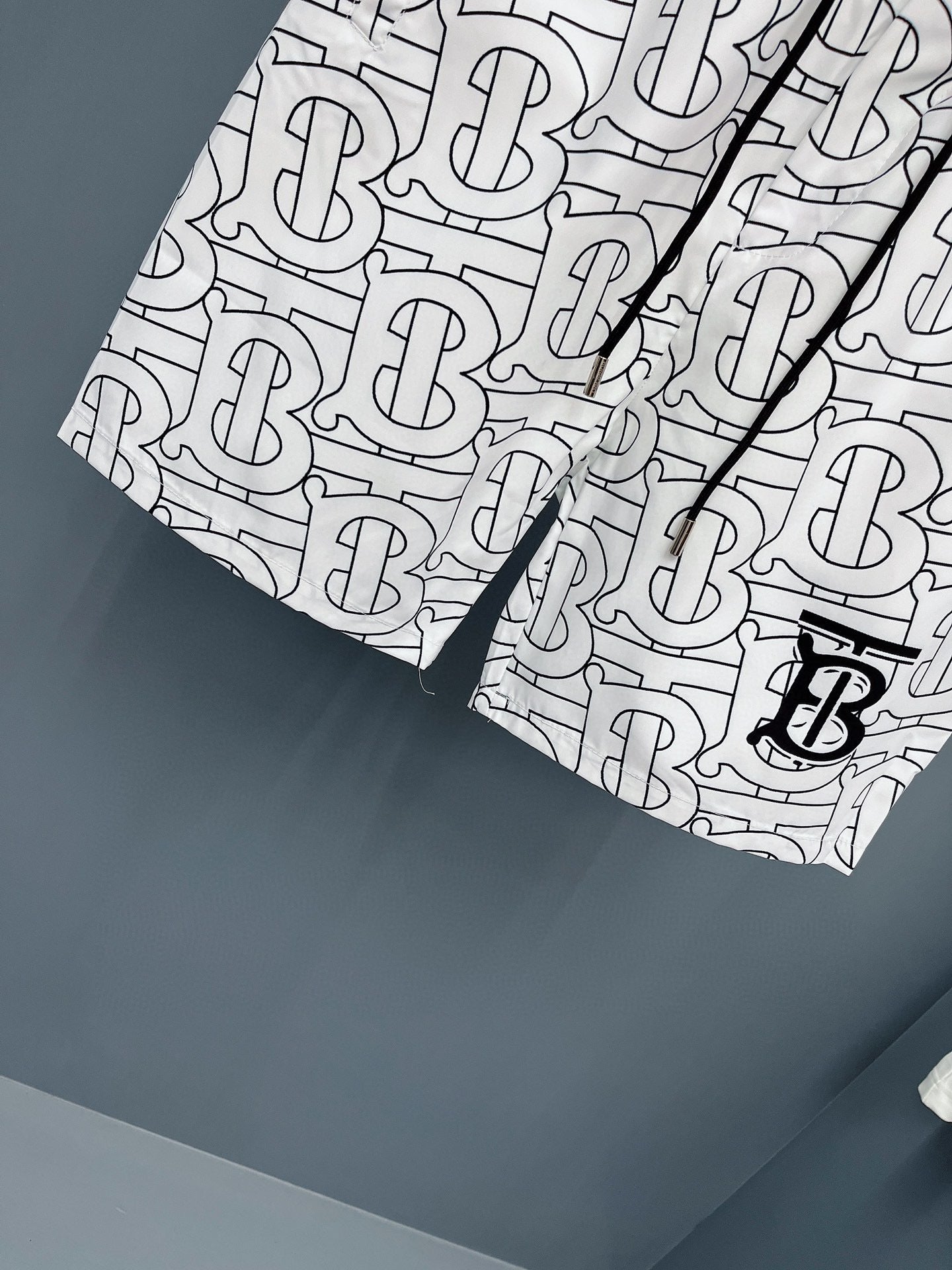 TB Pattern - Black/White