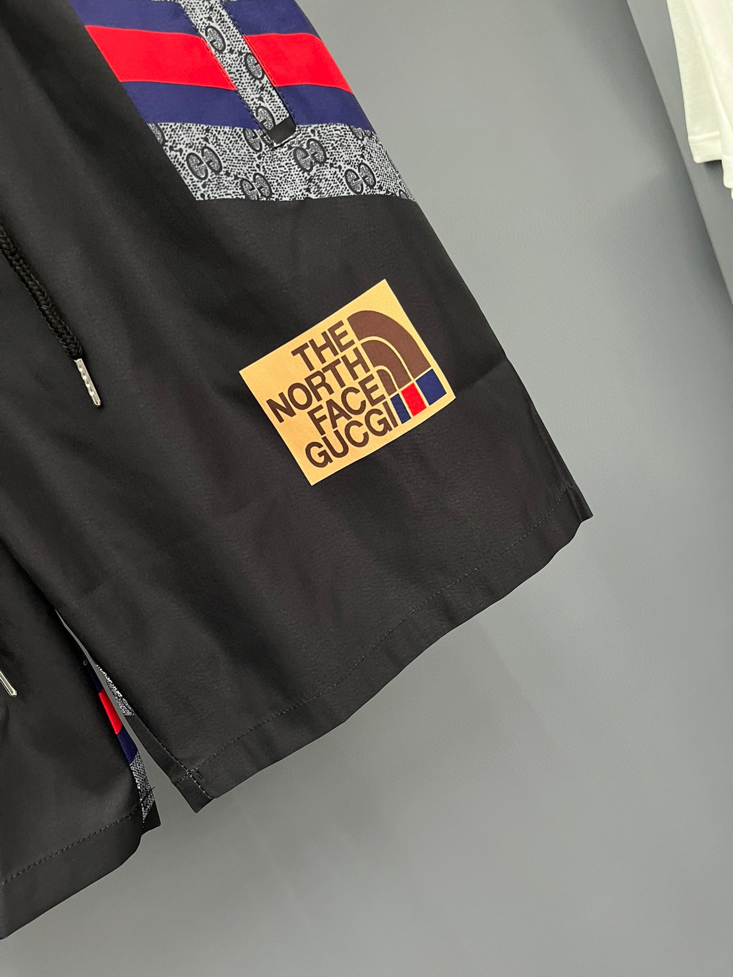 x TNF Black/Grey/Red