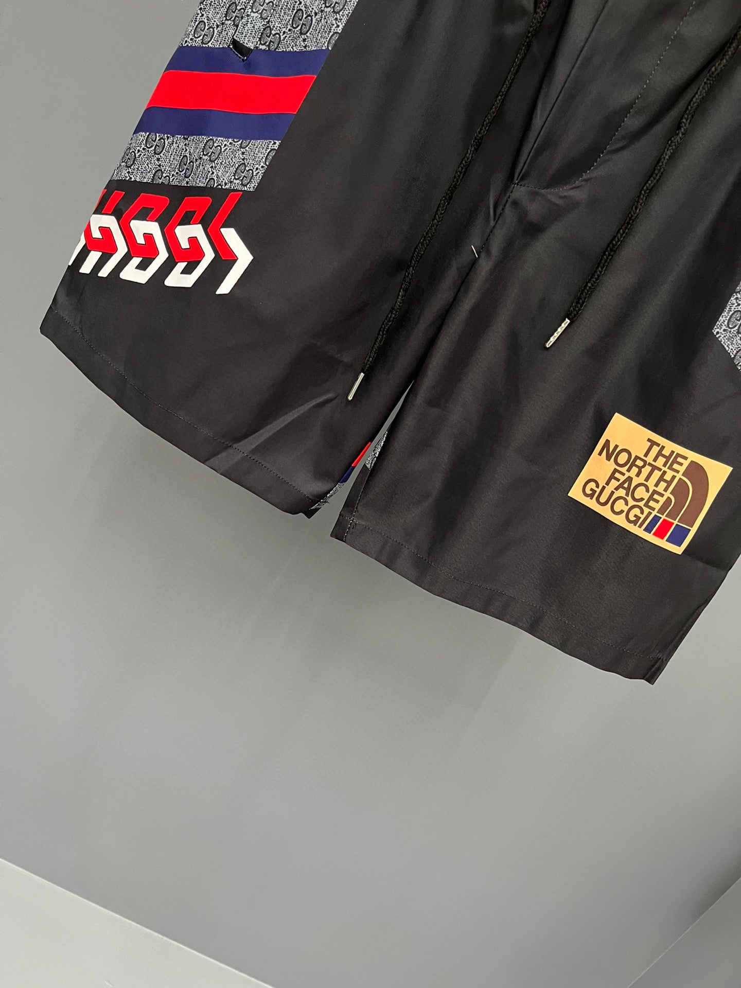 x TNF Black/Grey/Red