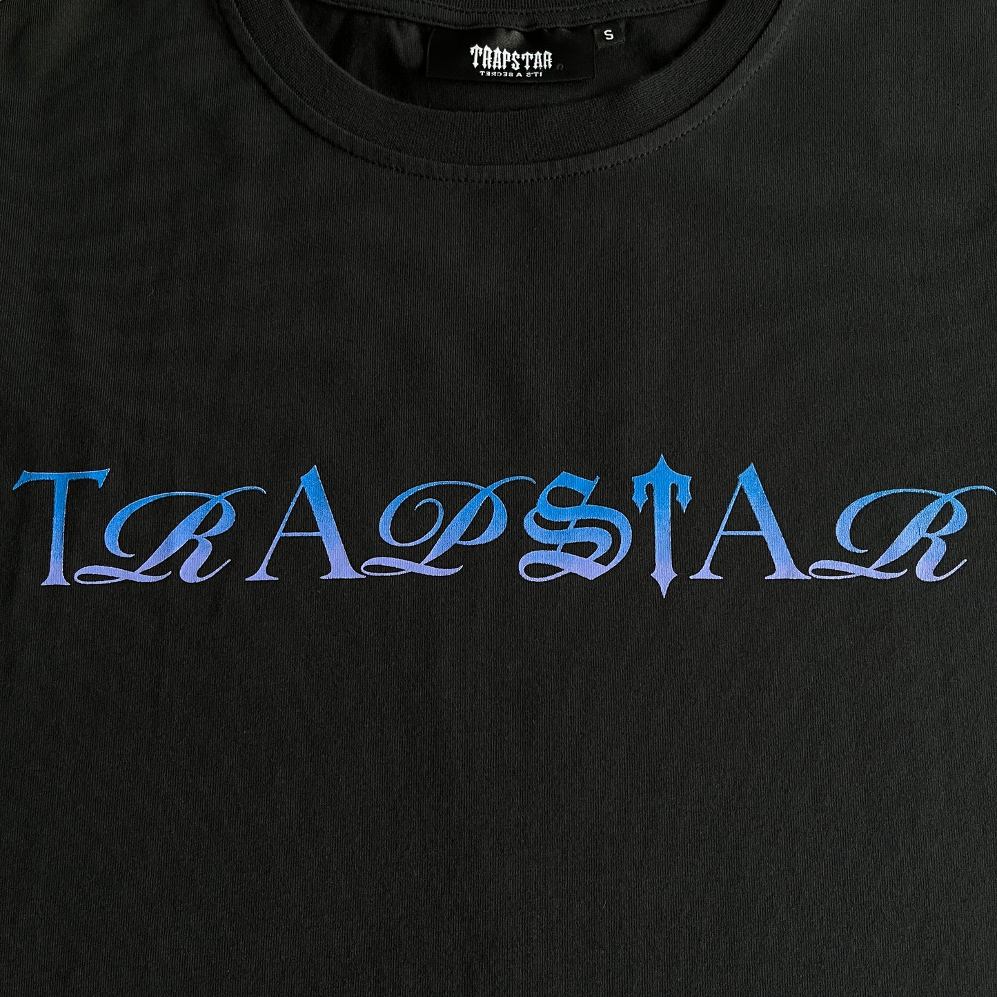 Script fade tee