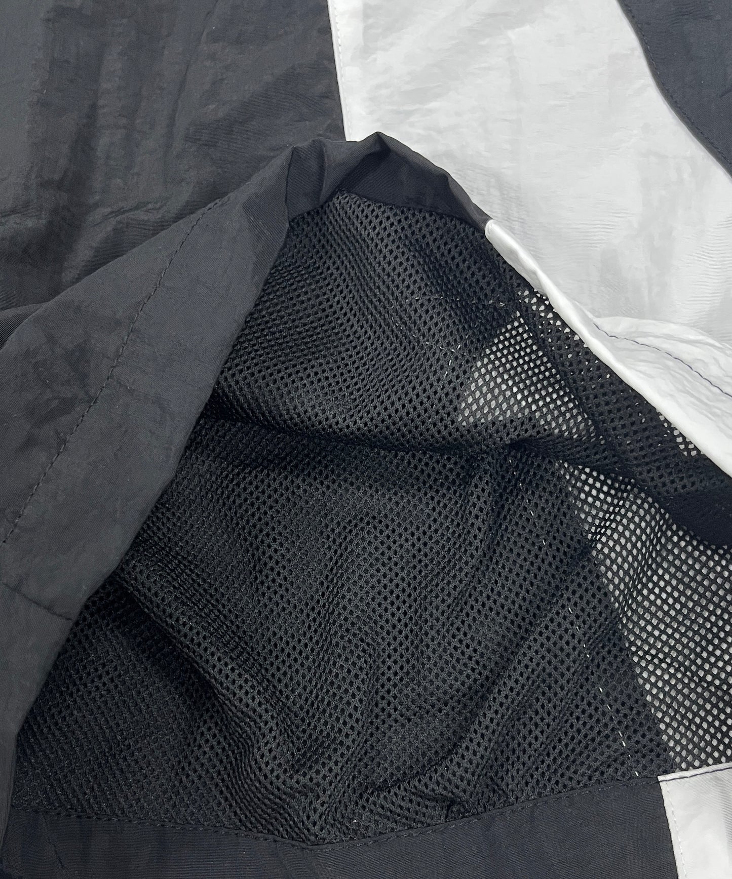 Alcatraz Sun & Rain Black/White Shorts