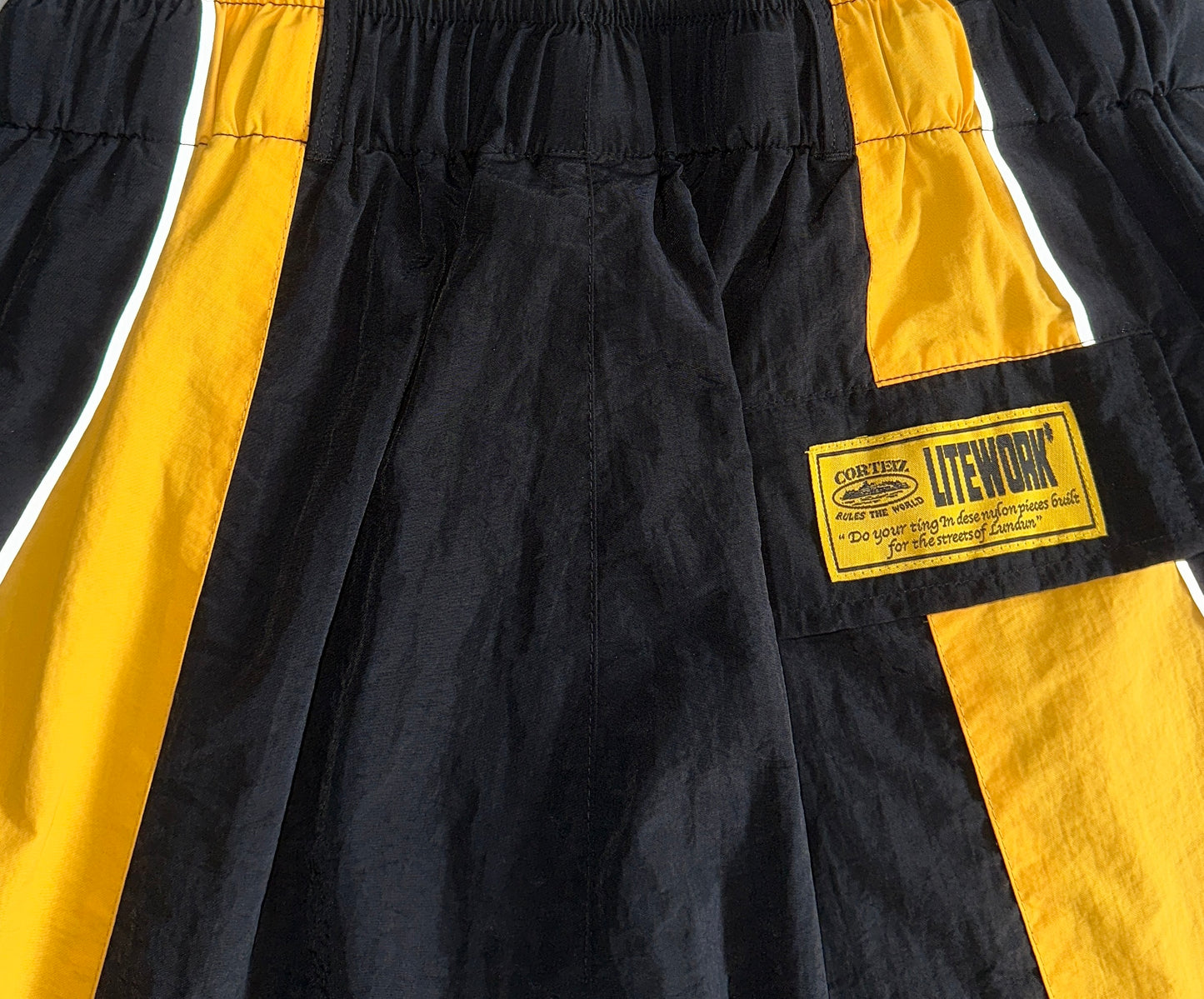 Alcatraz Sun & Rain Black/Yellow Shorts