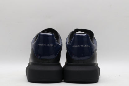 Black / Shiny Blue Tail